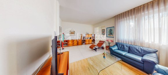 3 Schlafzimmer Wohnung in Modena, Italy, Nr. 365768 16