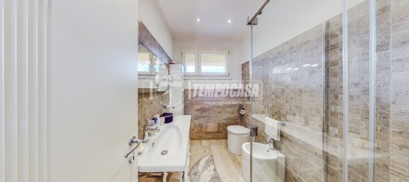 3 Schlafzimmer Wohnung in Modena, Italy, Nr. 365768 10