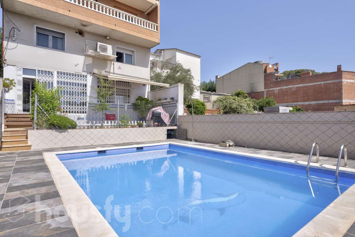 3 غرف نوم تاون هاوس في Rubi, Spain رقم 262216