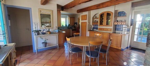 Casa de 4 dormitorios en Pommeret, France No. 199477 9