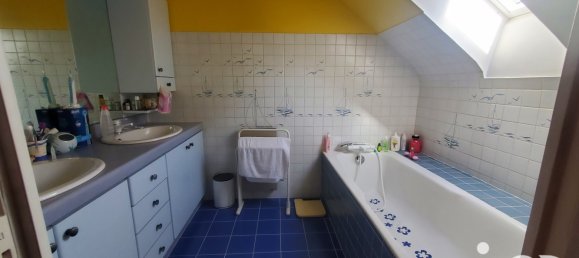 Casa de 4 dormitorios en Pommeret, France No. 199477 12