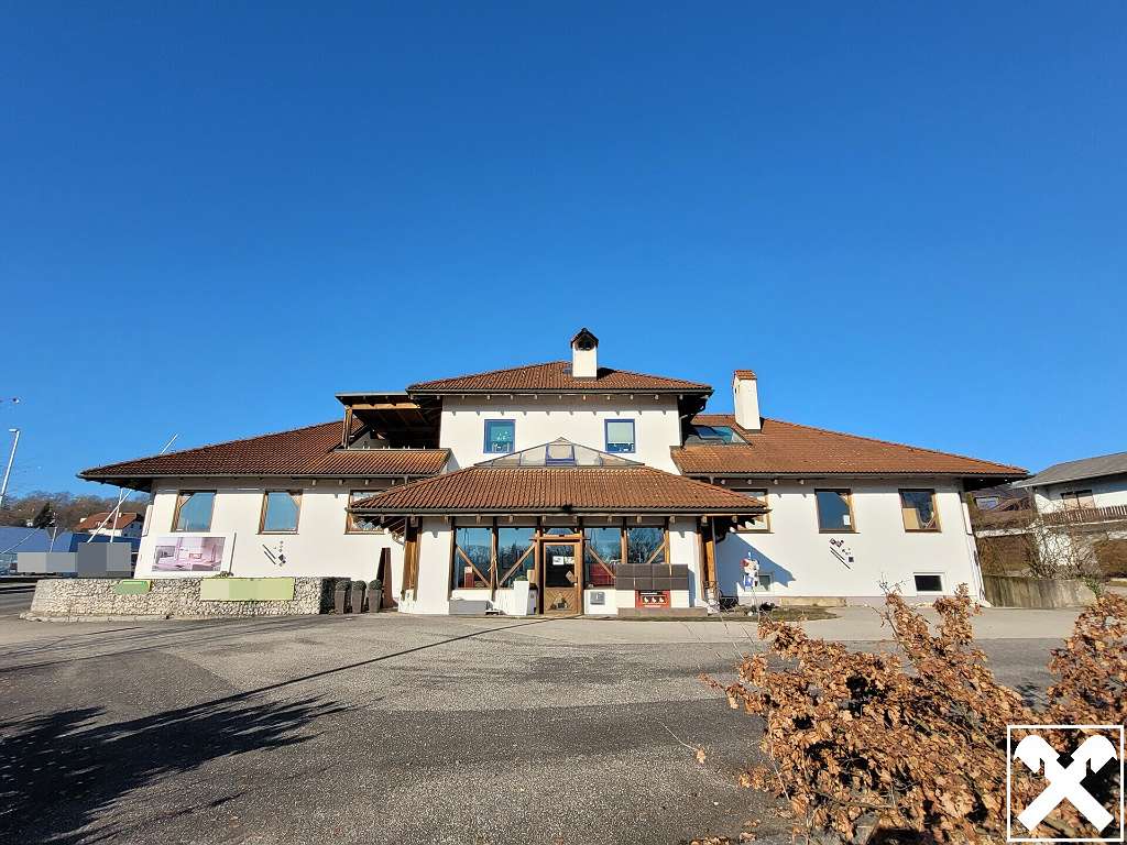 Propiedad comercial en Wallern an der Trattnach, Austria 553 m² No. 60957