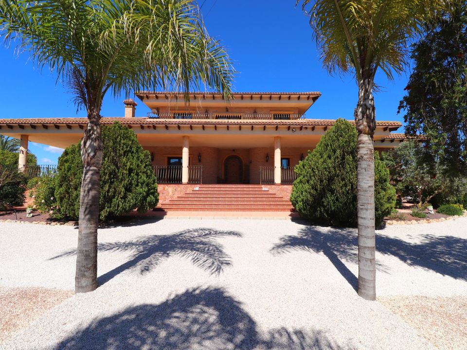 6 bedrooms Villa in Callosa de Segura, Spain No. 185209
