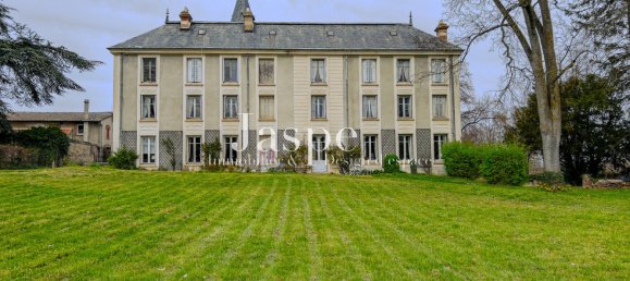 Замки и поместья с 12 спальнями в Сюри-ле-Конталь, Франция № 198310 4