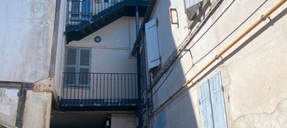 Studio in Versailles, France, Nr. 187345 8