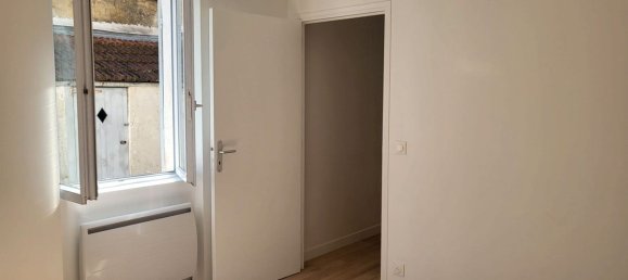 Studio in Versailles, France, Nr. 187345 2