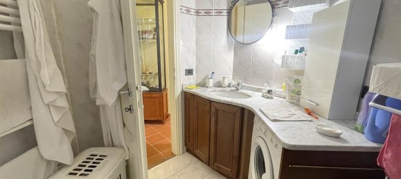 4 bedrooms Apartment in Florence, Italy No. 338096 9