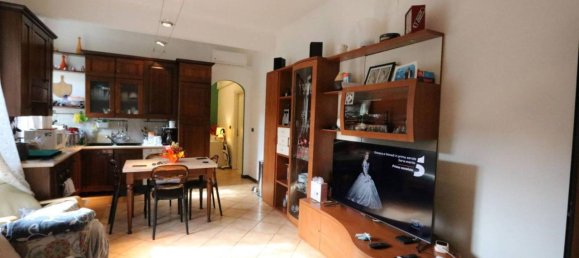 2 rooms Apartment in Genoa, Italy No. 118622 6