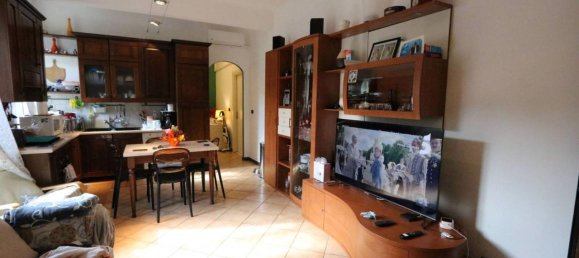 2 rooms Apartment in Genoa, Italy No. 118622 4