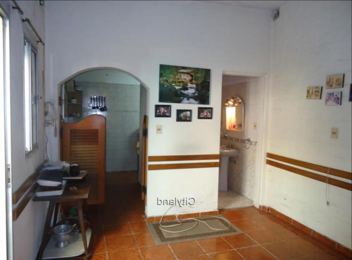 Casa de 2 dormitorios en Montevideo, Uruguay No. 4694