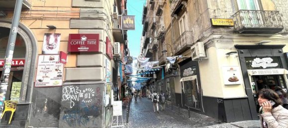 2 rooms Apartment in Naples, Italy No. 17832 2