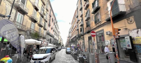 2 rooms Apartment in Naples, Italy No. 17832 3