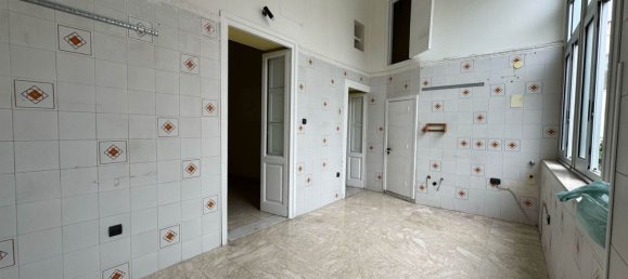 Apartamento de 4 habitaciónes en Taranto, Italy No. 284300 4