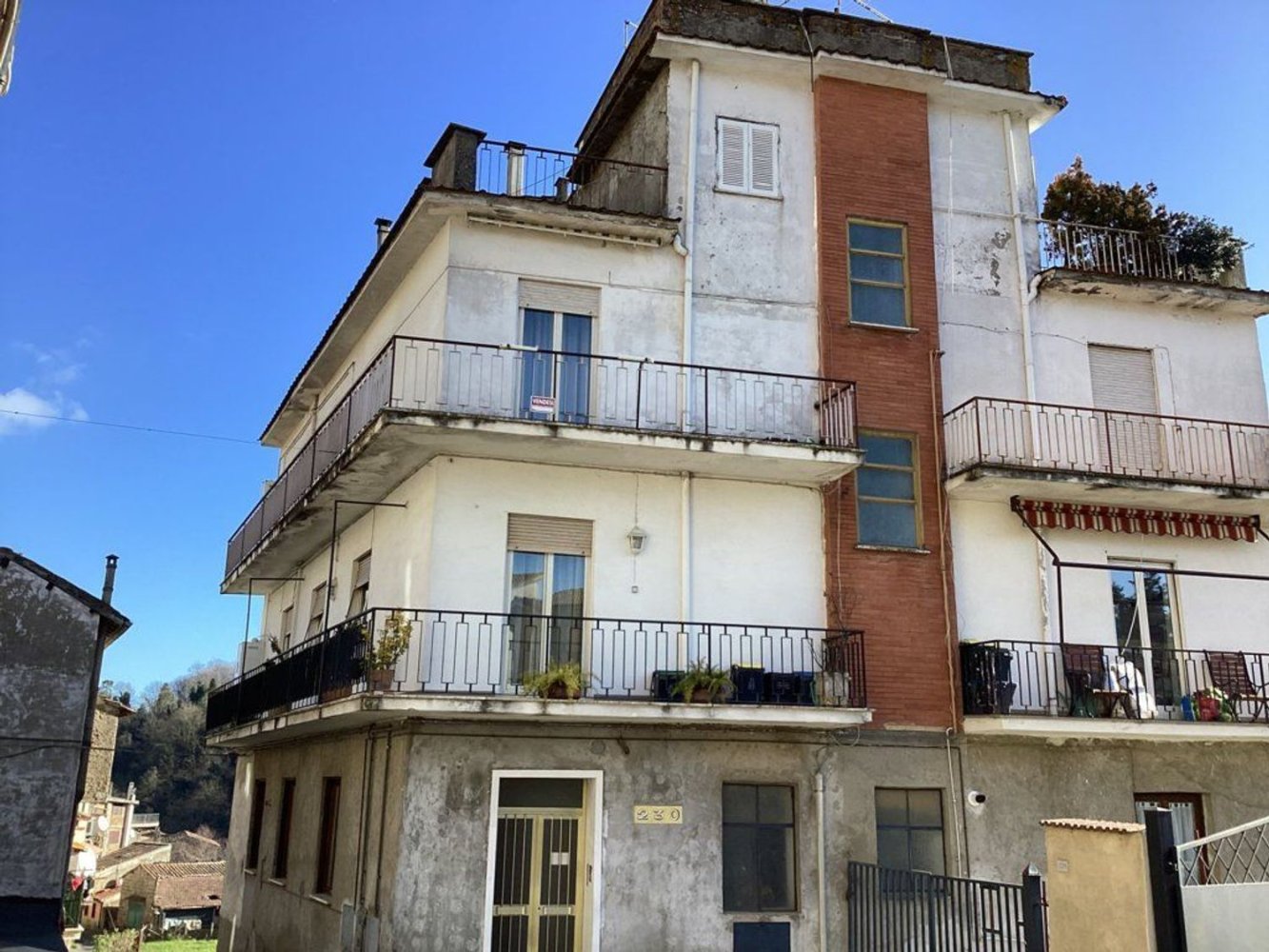 Квартира с 4 спальнями в Бассано Романо, Италия № 78213