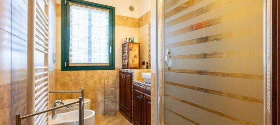 6 rooms House in Rivalta di Torino, Italy No. 40182 3