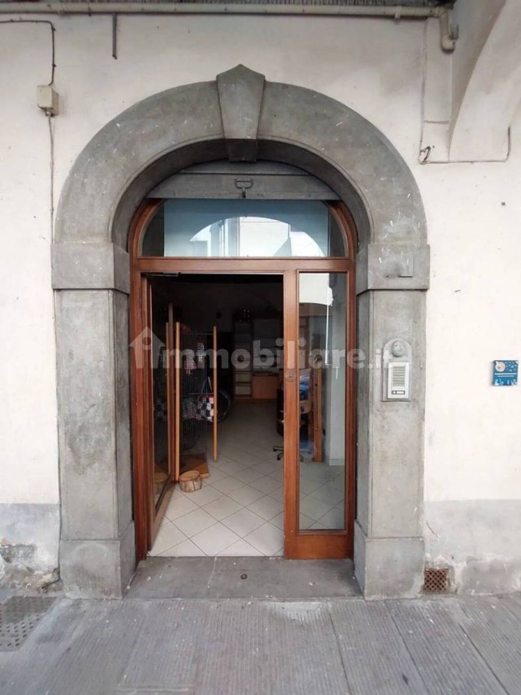 Imóvel comercial de 2 divisões em Arezzo, Italy N.º 213911