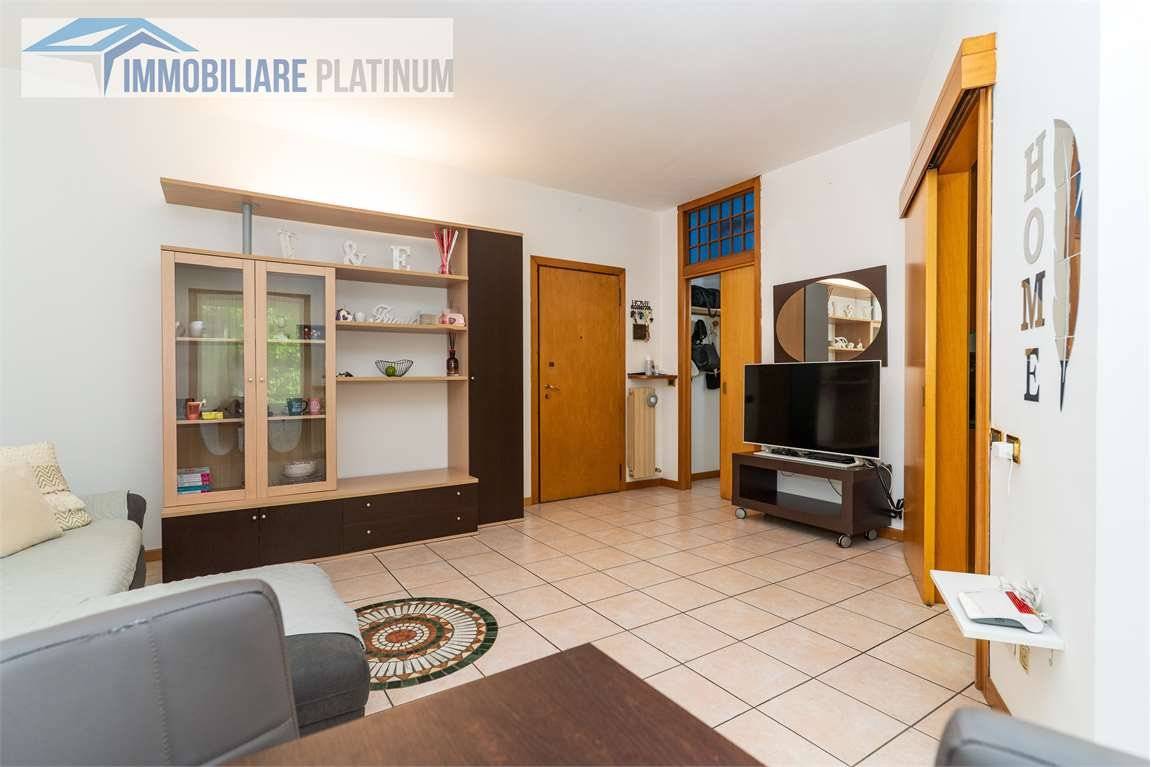 1 غرف نوم شقة في Desio, Italy رقم 381222