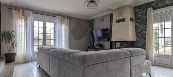 Casa de 3 dormitorios en Sainte-Verge, France No. 307740 2