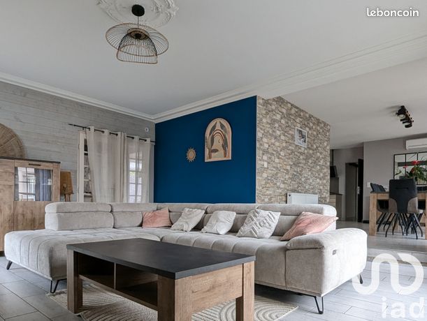 Casa de 3 dormitorios en Sainte-Verge, France No. 307740