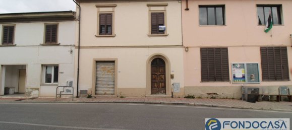 7 rooms House in Pontedera, Italy No. 51892 4