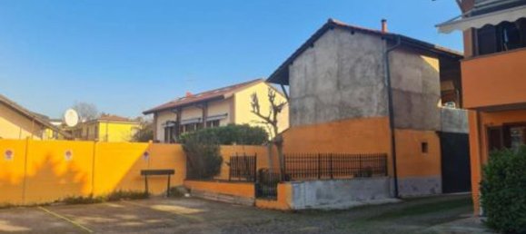 2غرفة شقة في Magenta, Italy رقم 15673 3