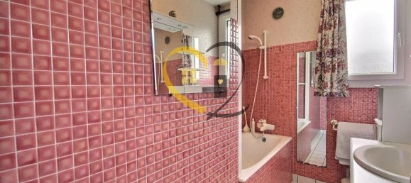 3 chambres Maison à Saint-Germain-du-Puy, France No. 76912 10