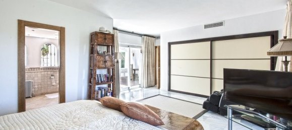 5 bedrooms Villa in Nueva Andalucia, Spain No. 3058 27