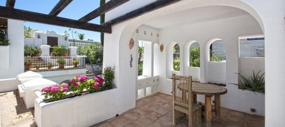 5 bedrooms Villa in Nueva Andalucia, Spain No. 3058 24