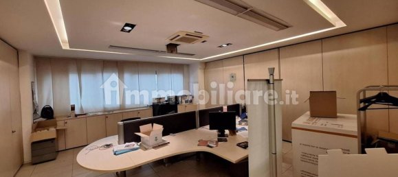 1067m² Office in Perugia, Italy No. 348943 11