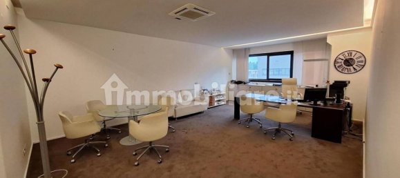 1067m² Office in Perugia, Italy No. 348943 6