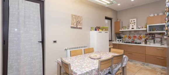 Villa T3 em Camporotondo Etneo, Italy N.º 328200 9