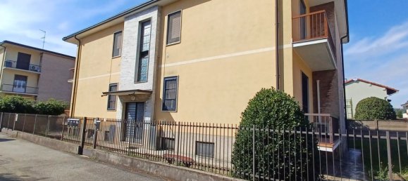 3 bedrooms Apartment in Inveruno, Italy No. 360497 2