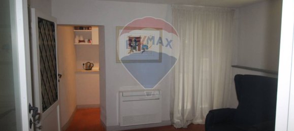 2 rooms Office in Montevarchi, Italy No. 362059 3