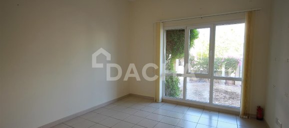 Villa T6 em Meadows, UAE N.º 27983 5
