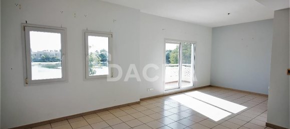 Villa T6 em Meadows, UAE N.º 27983 10