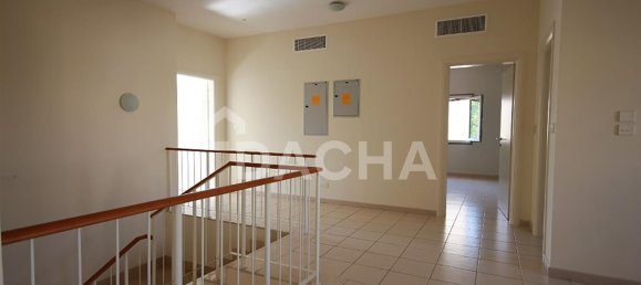 Villa T6 em Meadows, UAE N.º 27983 11