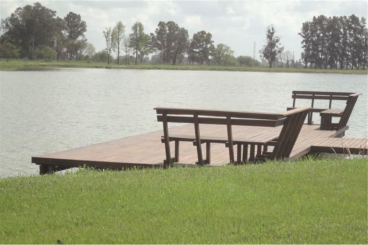 Terreno em Ezeiza, Argentina N.º 45735