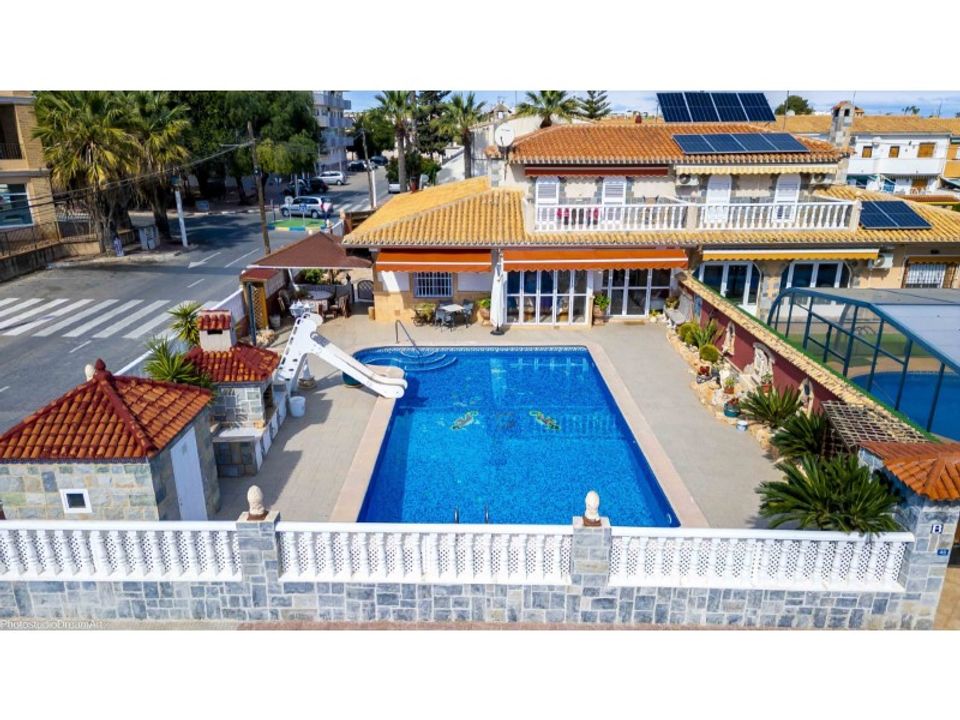 5 Schlafzimmer Haus in Cabo Roig, Spain, Nr. 185138