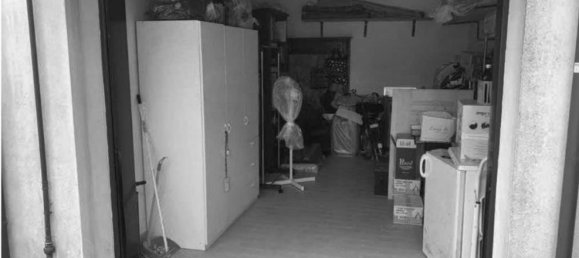 7 rooms Apartment in Ferrara, Italy No. 25071 29