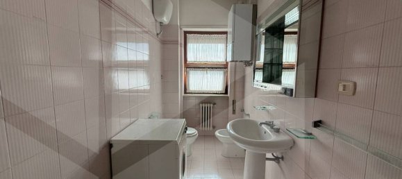 4 rooms Apartment in Avezzano, Italy No. 23010 17