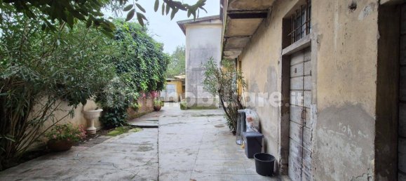 Здание с 5 комнатами в Фара Джера д’Адда, Италия № 302187 9