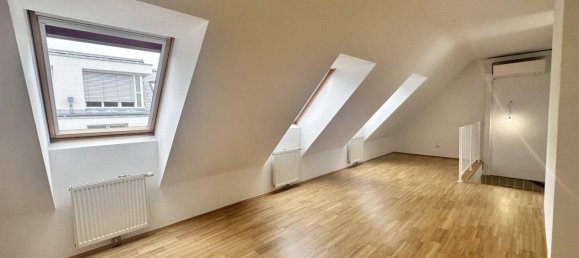 2 rooms Duplex in Hernals, Austria No. 155949 3