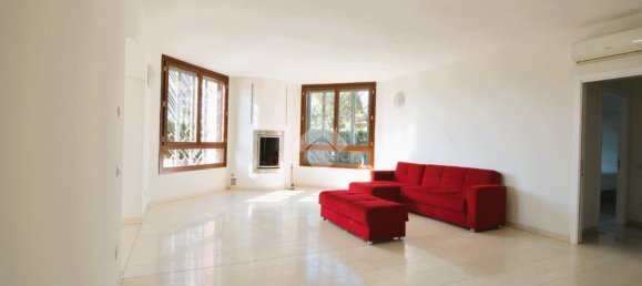 5 rooms Villa in Bernareggio, Italy No. 146290 2