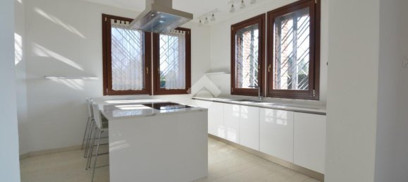 5 rooms Villa in Bernareggio, Italy No. 146290 11