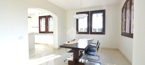 5 rooms Villa in Bernareggio, Italy No. 146290 6