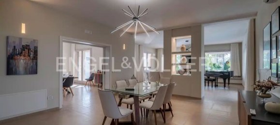 10 rooms Villa in Carmiano, Italy No. 104713 7