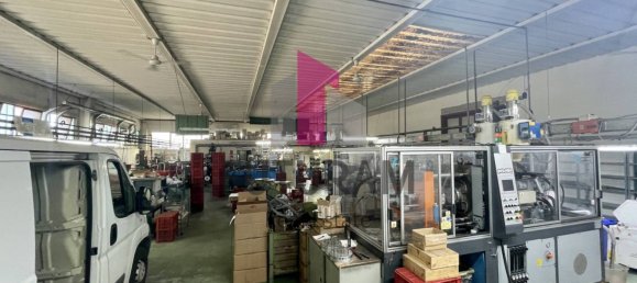 3 rooms Warehouse in Vigonovo, Italy No. 281482 2