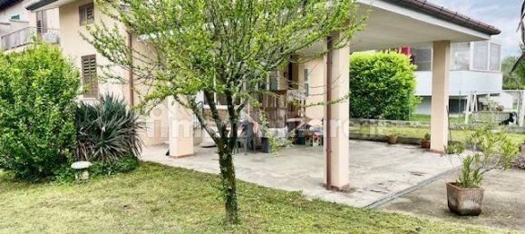 4 bedrooms Villa in Udine, Italy No. 374851 2