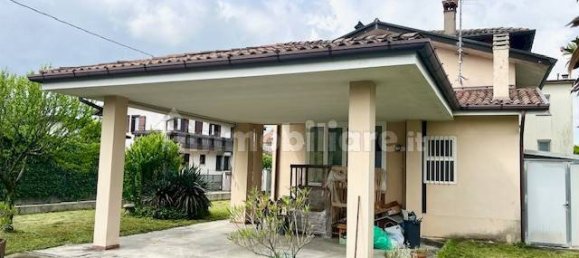 4 bedrooms Villa in Udine, Italy No. 374851 7