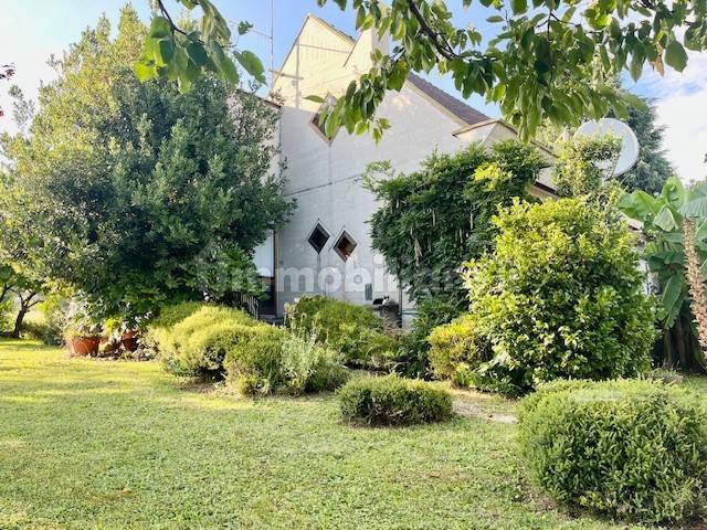 Вилла с 3 спальнями в Удине, Италия № 260234